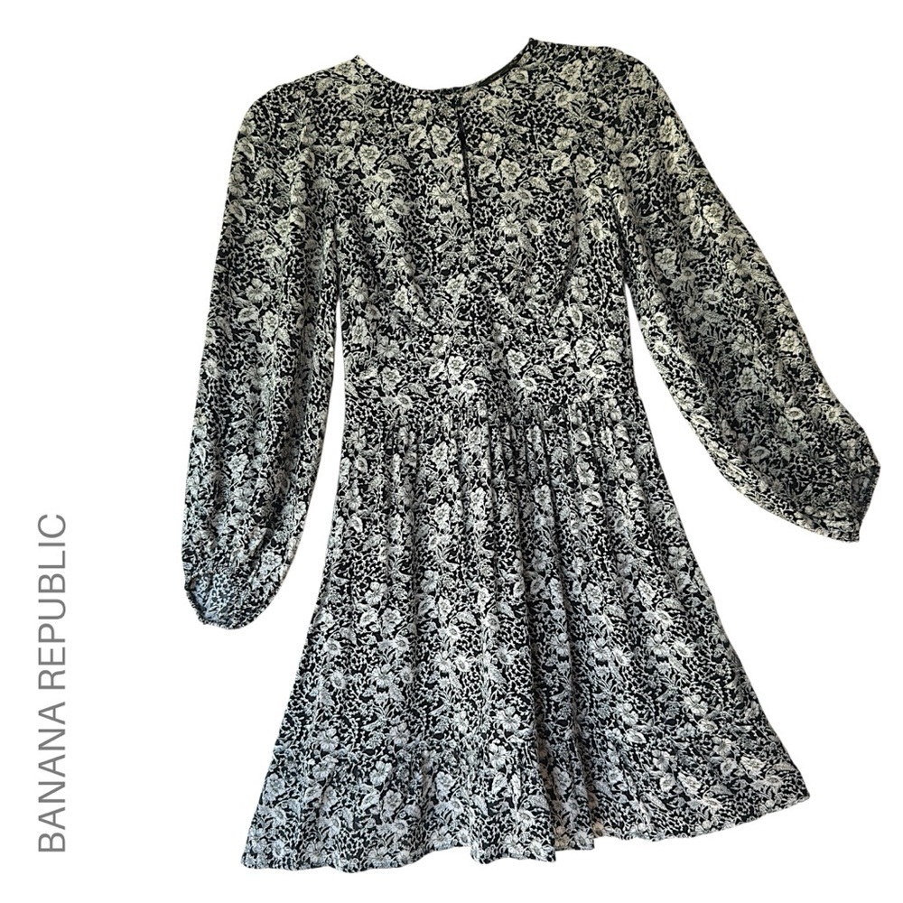 BANANA REPUBLIC NWOT BLACK & WHITE FLORAL DRESS KEYHOLE BALLOON SLEEVES SIZE 00
